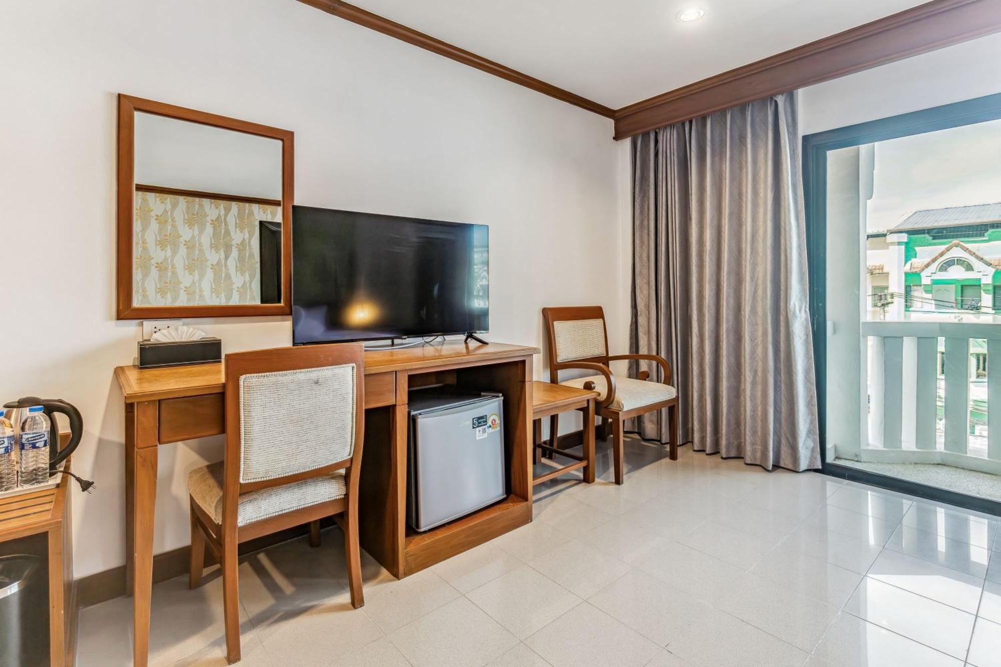 Rattana Beach Hotel Karon Habitación foto