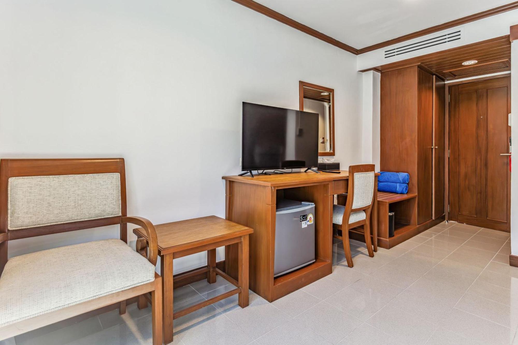 Rattana Beach Hotel Karon Habitación foto