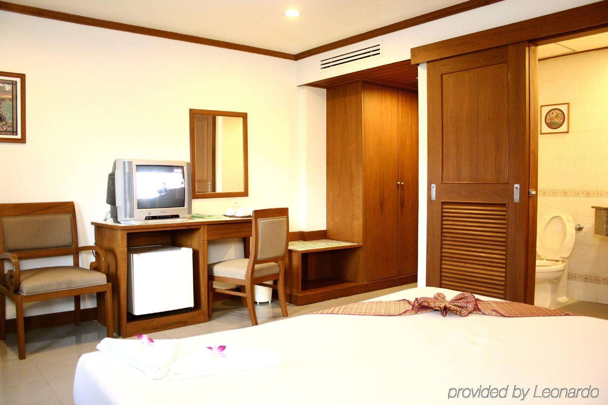 Rattana Beach Hotel Karon Exterior foto
