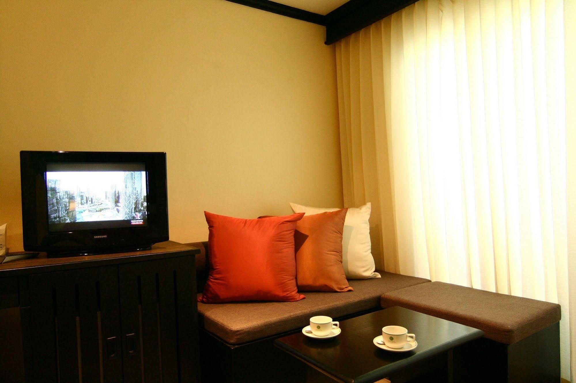 Rattana Beach Hotel Karon Exterior foto